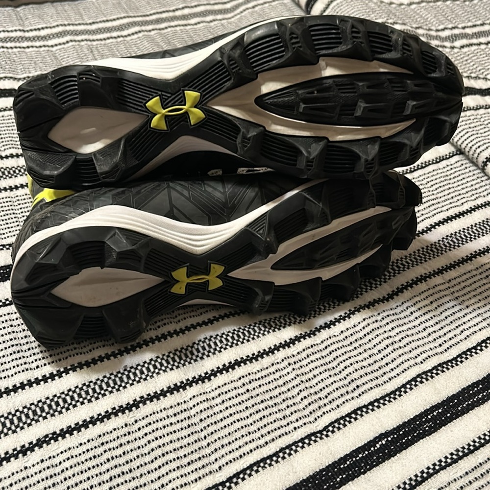 Football cleats - Picture 3 of 3